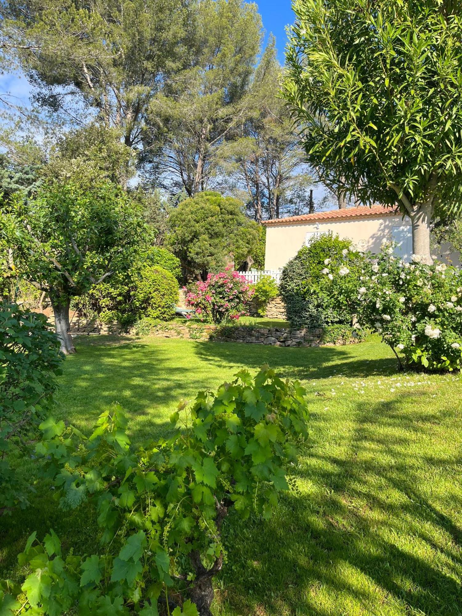 Le Clos Serein Le Beausset Kültér fotó